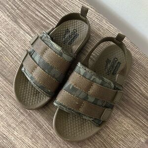 Oshkosh B’Gosh|Grewn Camo Sandals sz 9